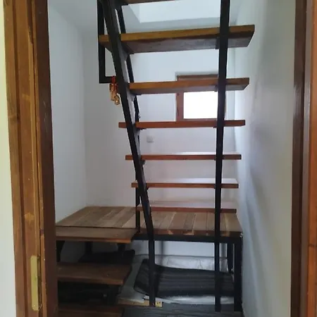 Flora House * Kereki